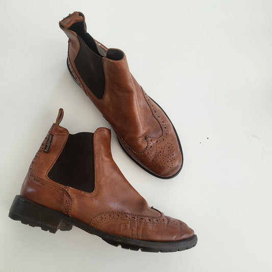 Russel & Bromley str 37