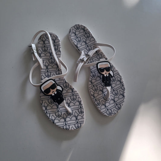 Karl Lagerfeld str 37