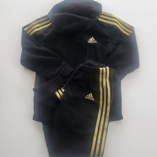 Adidas str 3-4 år