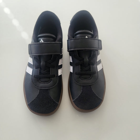 Adidas sko str 33