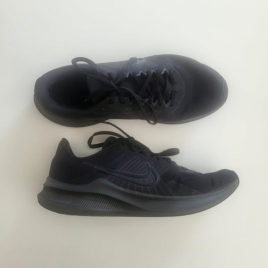 NIKE str 43