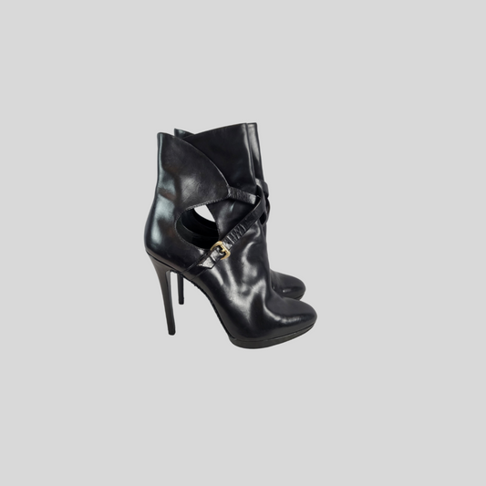 Brian Atwood str 41/10