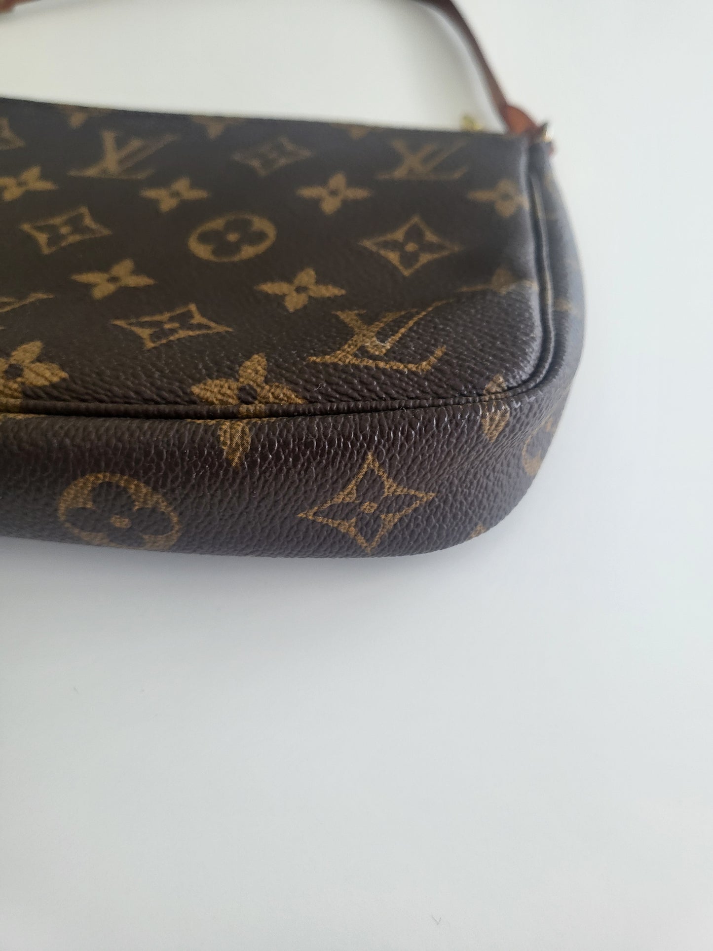 Louis vuitton pochette